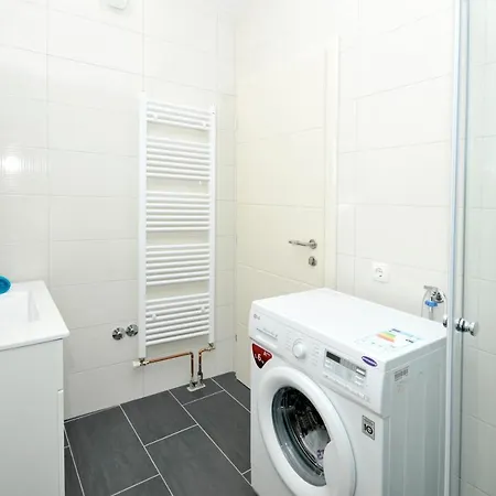 Luxury Rooftop Pool Avbl In Season 度假居 特罗吉尔