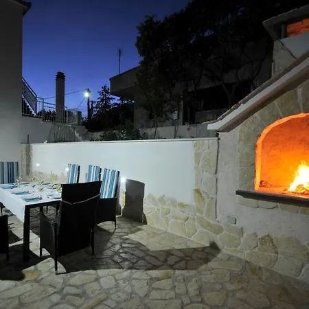 Luxury Rooftop Pool Avbl In Season *