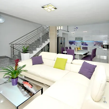 度假居 Luxury Rooftop Pool Avbl In Season *