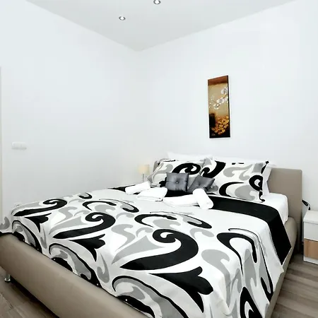 Luxury Rooftop Pool Avbl In Season 特罗吉尔