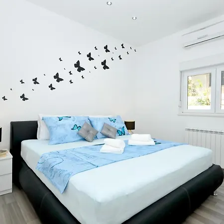 Luxury Rooftop Pool Avbl In Season 度假居 *