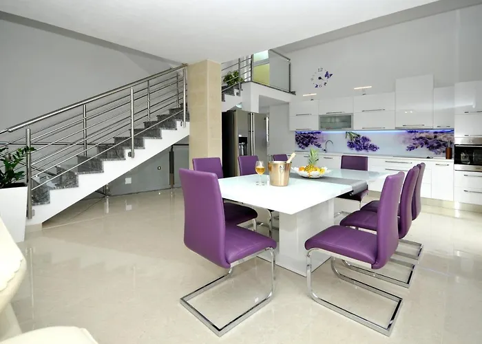 Luxury Rooftop Pool Avbl In Season Vakantiehuis
