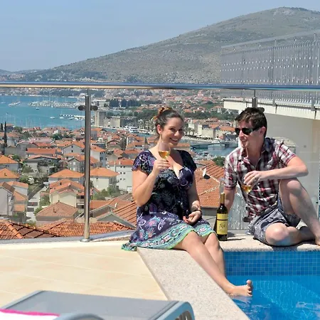 Ferienhaus Luxury Rooftop Pool Avbl In Season Trogir