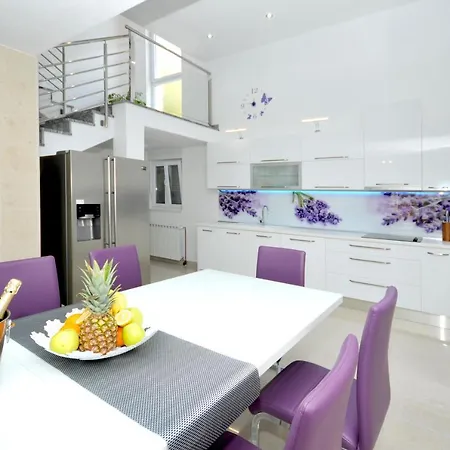 Luxury Rooftop Pool Avbl In Season Дом отдыха *